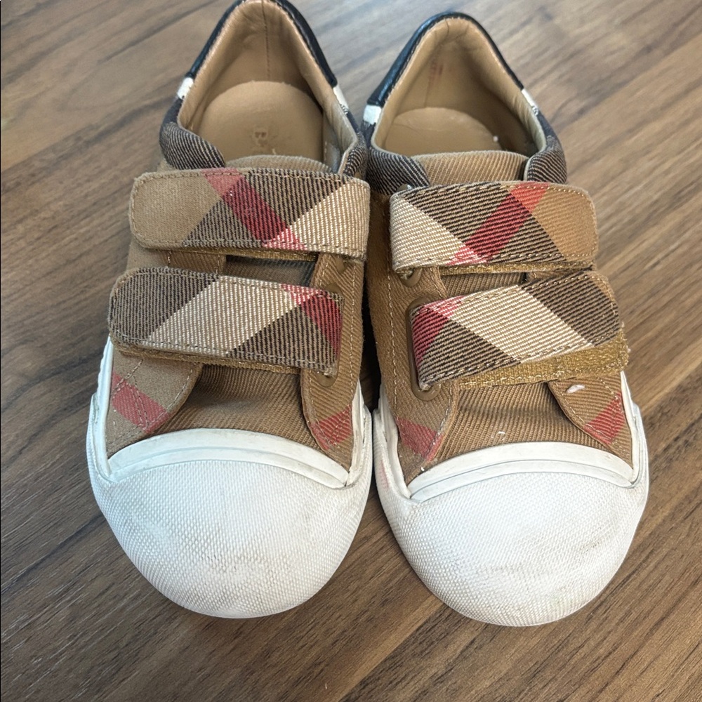 Authentic Burberry Check Cotton/Leather  sneakers size 26 (9.5)